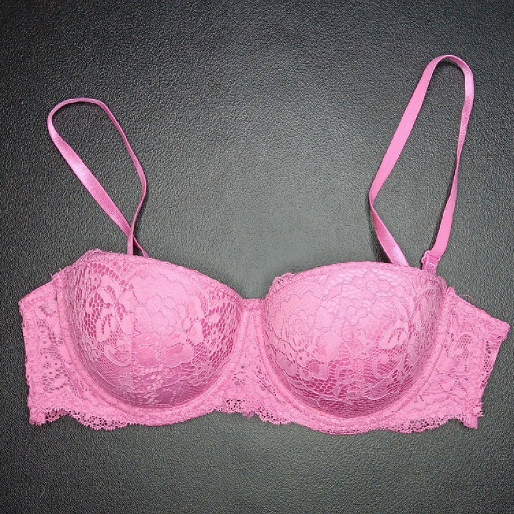 NWOT Pink Lace Women's Bra